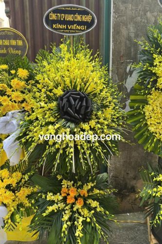 Alternative view of Lẵng hoa tang lễ lan vàng