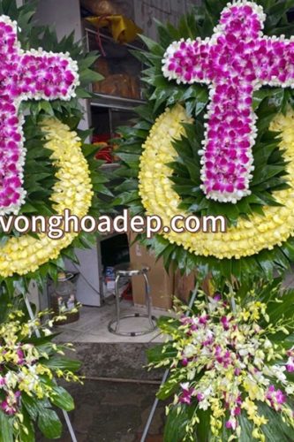 Alternative view of Vòng hoa đám tang công giáo