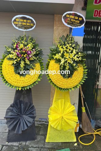 Vòng hoa nhà tang lễ 354