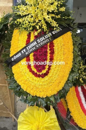 Vòng hoa nhà tang lễ Đống Đa