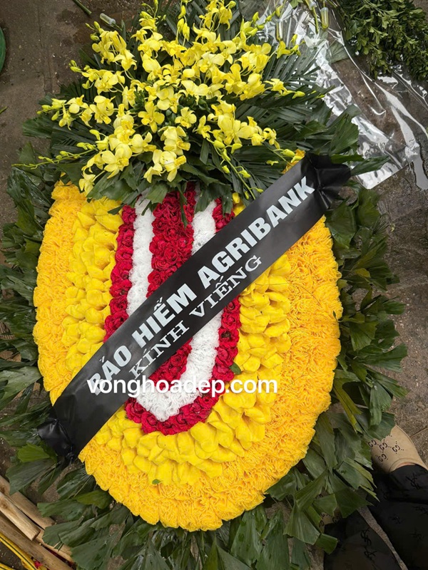 Vòng hoa tang lễ truyền thống